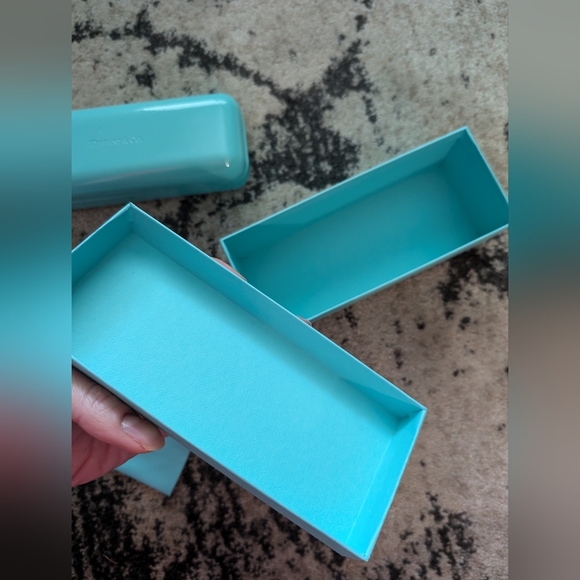 NWOT Tiffany & Co. Hard shell Glasses Case, Gift Box, Cleaning Cloth, BLANK COA - Picture 12 of 16